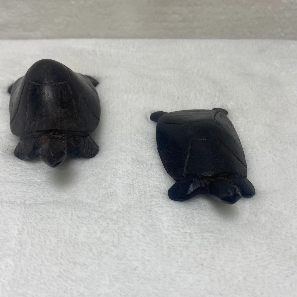 Set of Two Wooden Momma &‎ Baby Turtles Figurines Hand Carved Dark Wood Farm